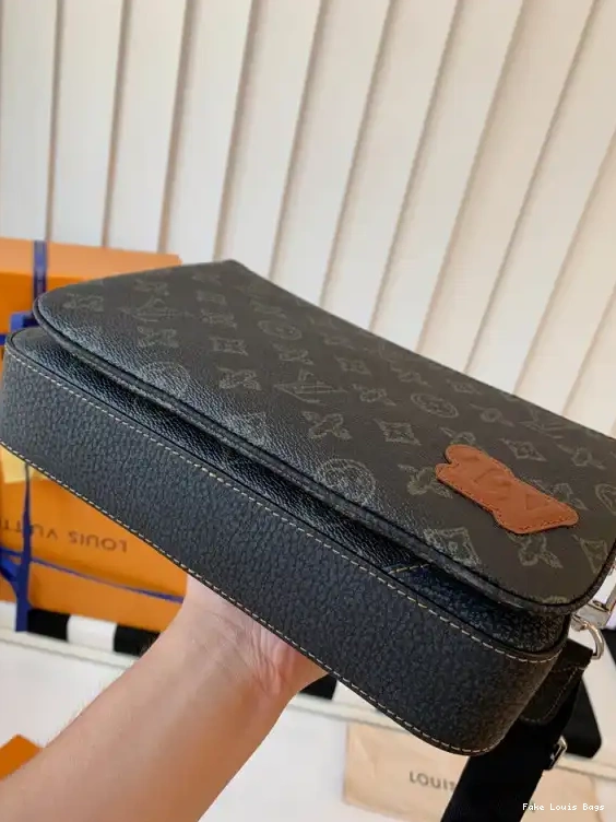 Repzbay TRIO LOUIS MESSENGER VUITTON 0512